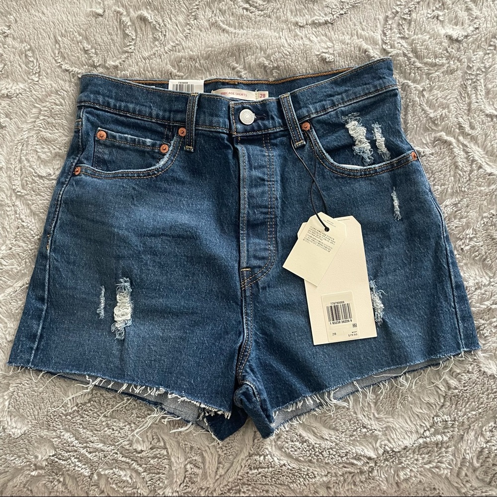 Levi’s Ribcage Shorts